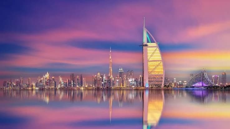 Travellers on a Golden Skyline trip